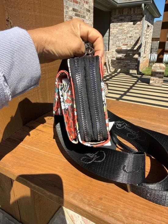 NWT Ed Hardy Red and Black Double Zipper Fits Phone Crossbody Bag - Picture 7 of 9